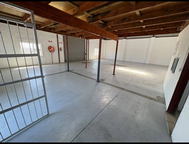 229M² WAREHOUSE TO LET IN BROADLANDS PARK